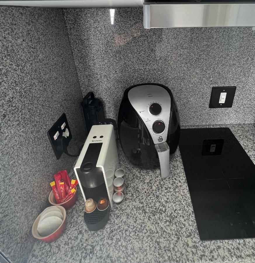 Flamingo Sea Point Sea View Luxury Best Position 1 Bedroom Apartment Queen Size Bed & Inverter For Tv Kapstaden Exteriör bild