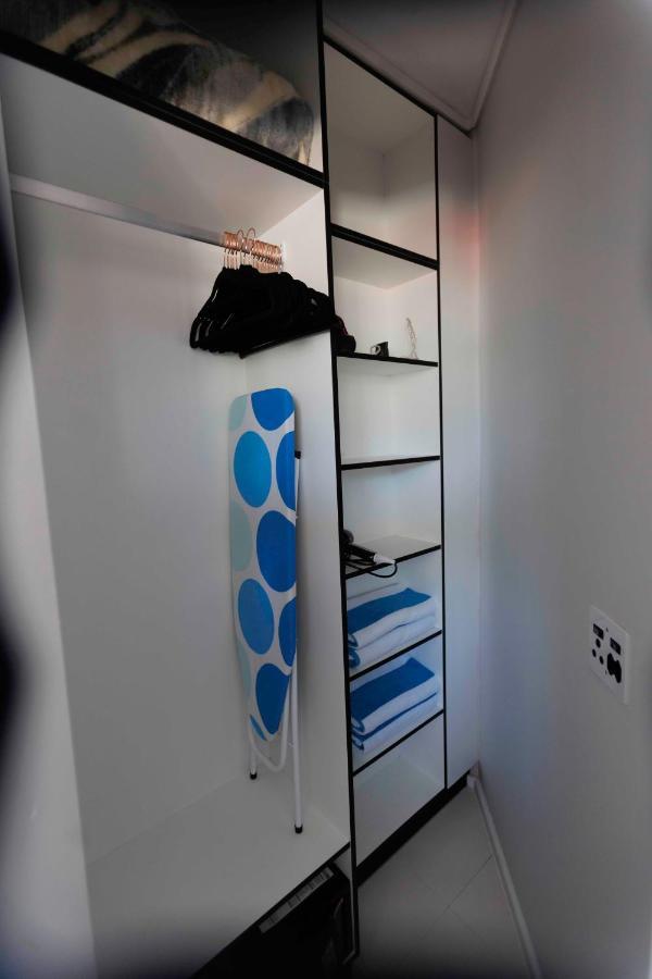 Flamingo Sea Point Sea View Luxury Best Position 1 Bedroom Apartment Queen Size Bed & Inverter For Tv Kapstaden Exteriör bild