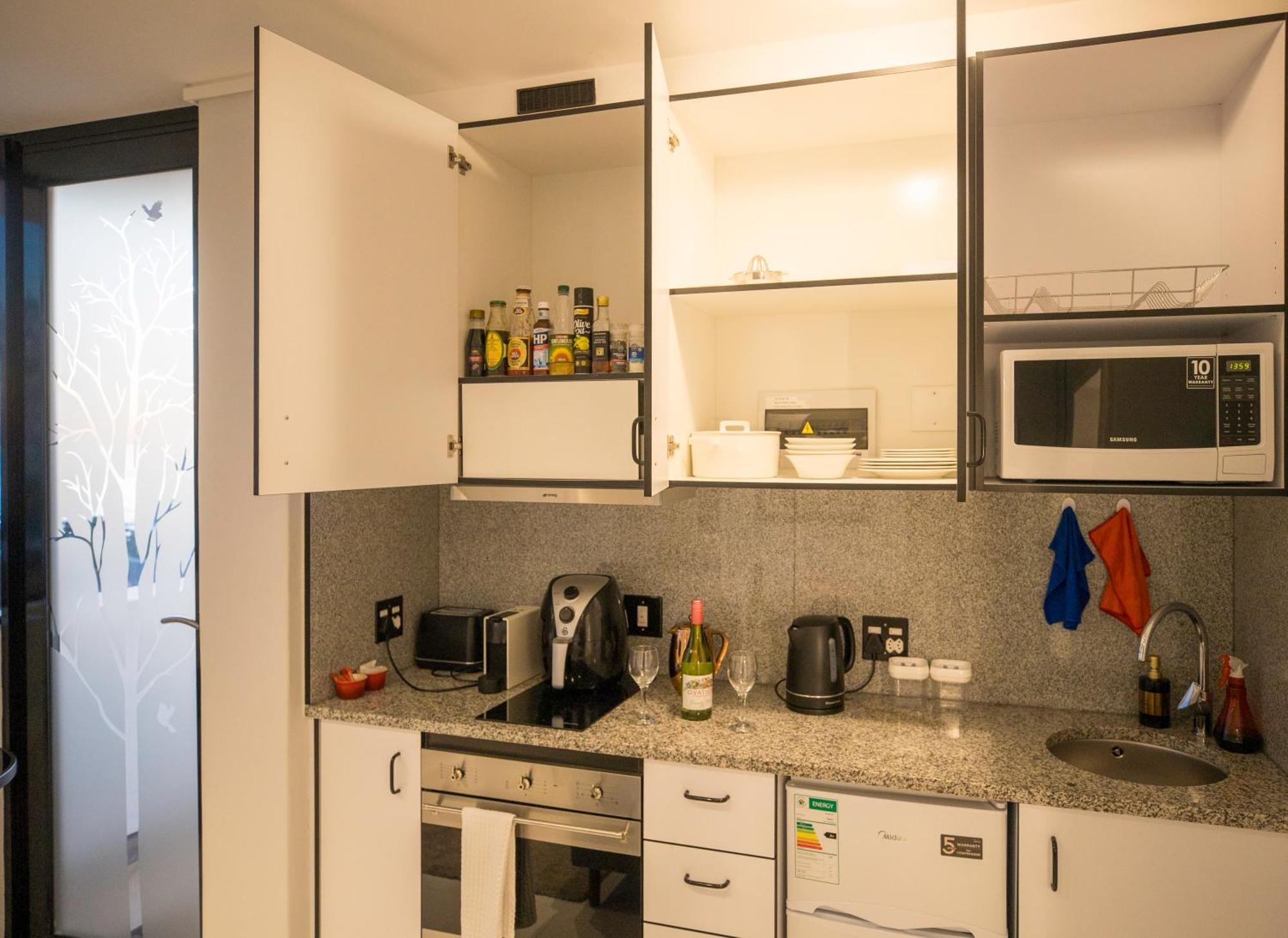 Flamingo Sea Point Sea View Luxury Best Position 1 Bedroom Apartment Queen Size Bed & Inverter For Tv Kapstaden Exteriör bild