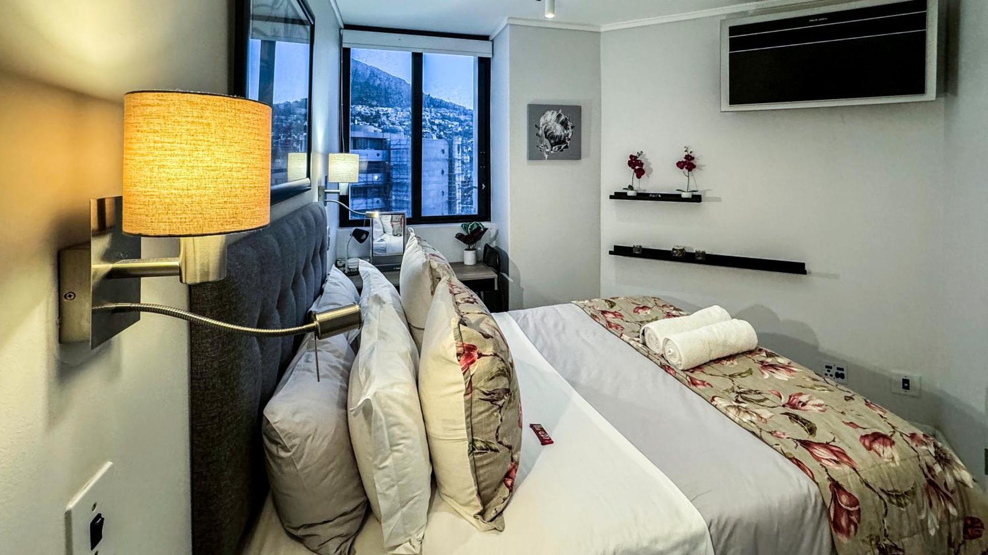 Flamingo Sea Point Sea View Luxury Best Position 1 Bedroom Apartment Queen Size Bed & Inverter For Tv Kapstaden Exteriör bild